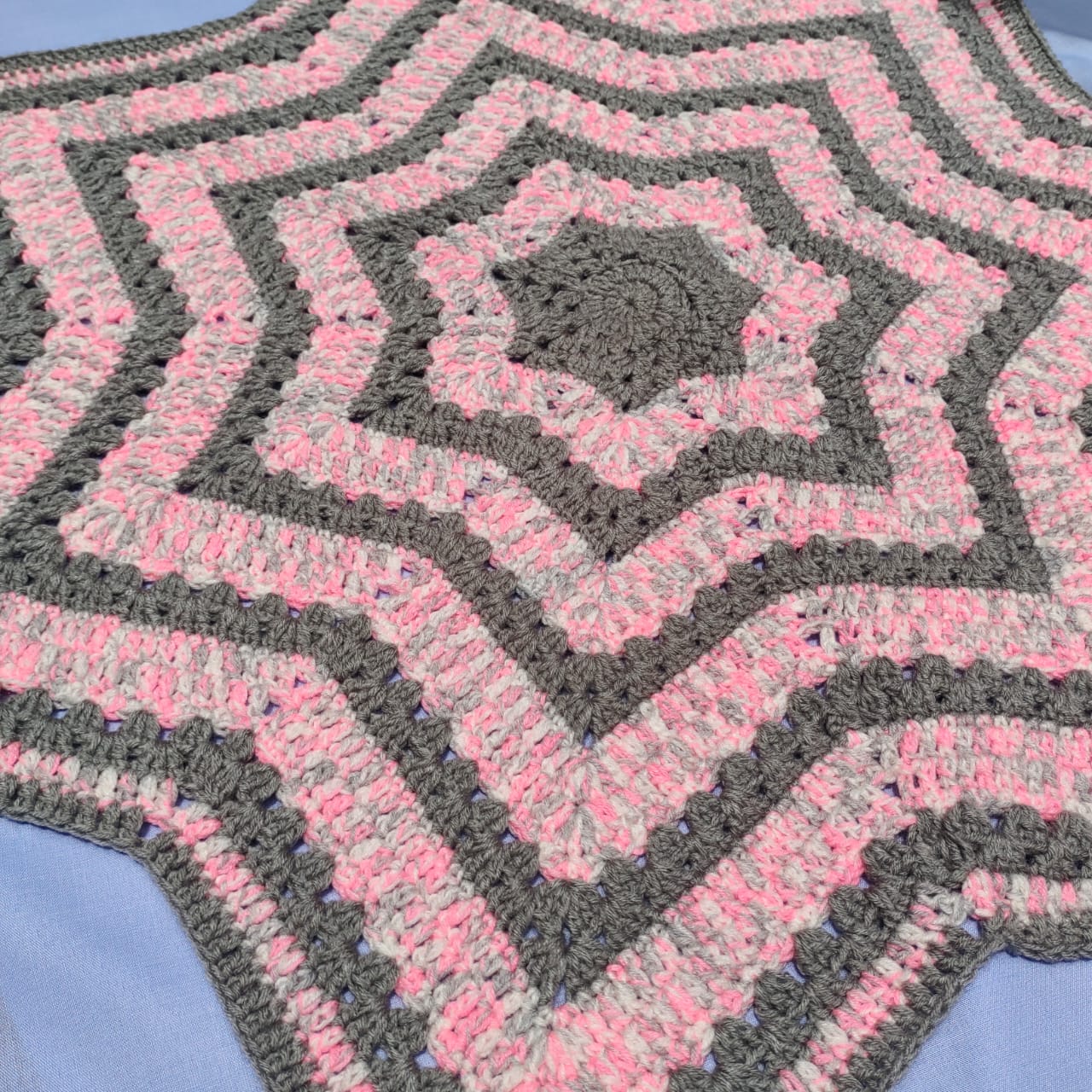 Crochet star blanket : cozy & unique baby wrap
