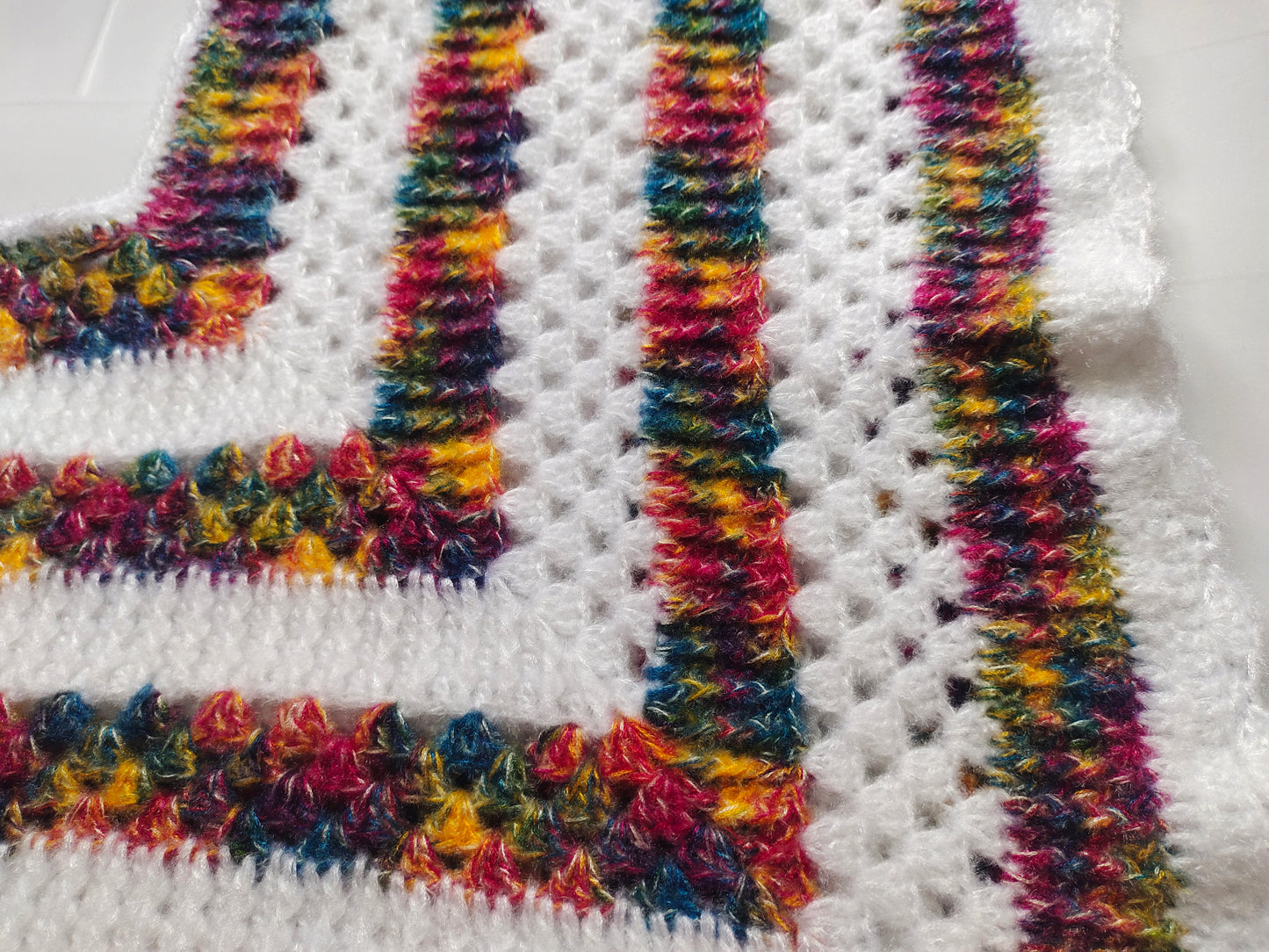 Crochet stylish poncho : crochet cape : crochet wrap.