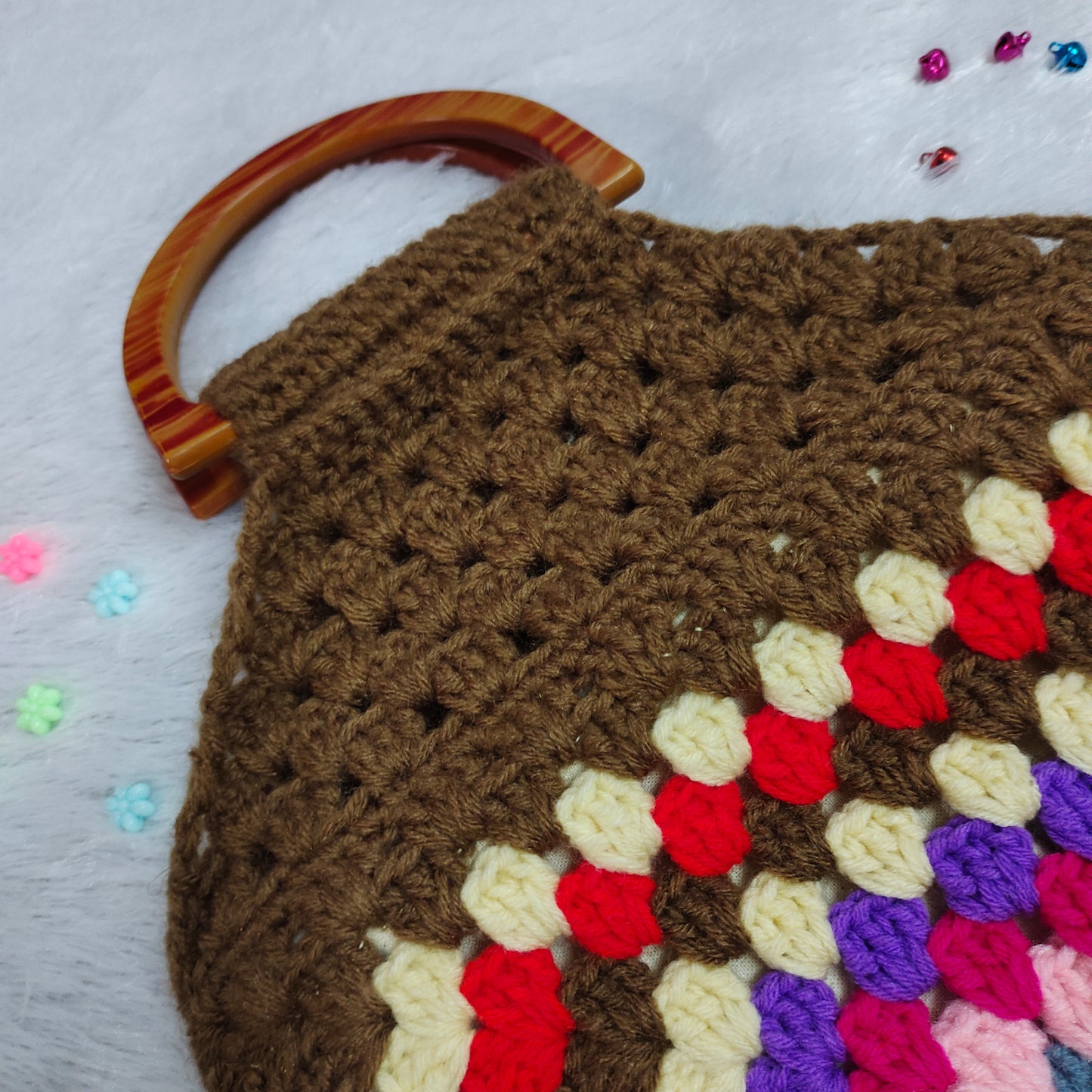 Crochet hand bag : Vintage Style Granny Square Crochet Bag
