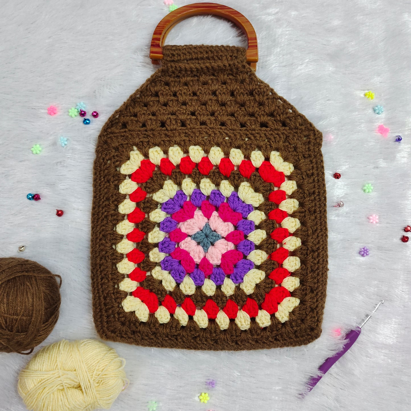 Crochet hand bag : Vintage Style Granny Square Crochet Bag