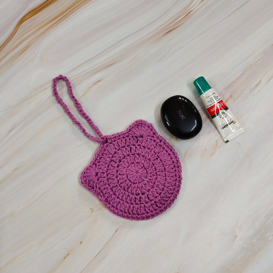 Crochet Airpods pouch: handcrafted kitty earpods holder.