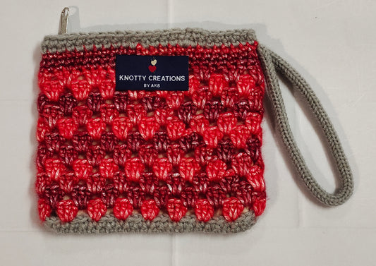 Crochet clutch: Knot & Carry Clutch