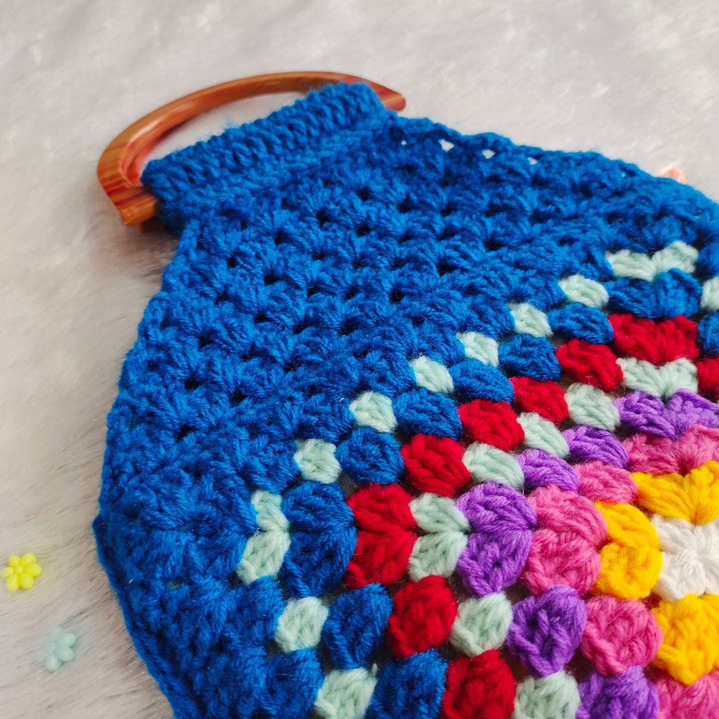 Crochet hand bag : Vintage Style Granny Square Crochet Bag