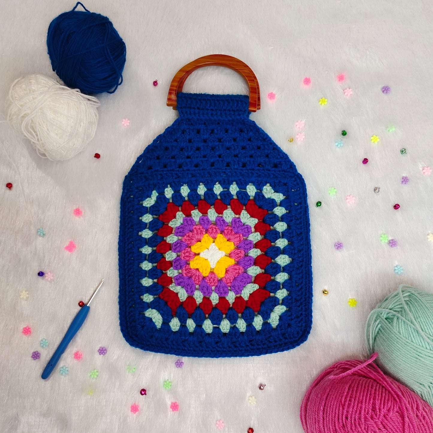 Crochet hand bag : Vintage Style Granny Square Crochet Bag