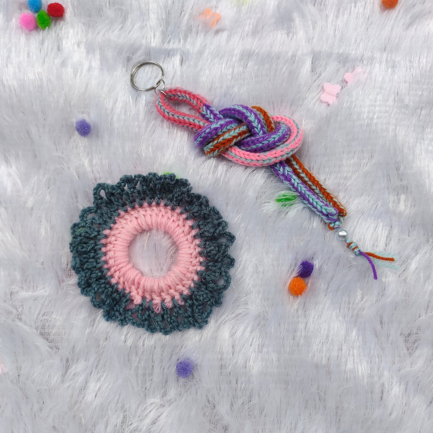 Crochet Scrunchie & Celtic Knot Keychain : perfect handmade gift set